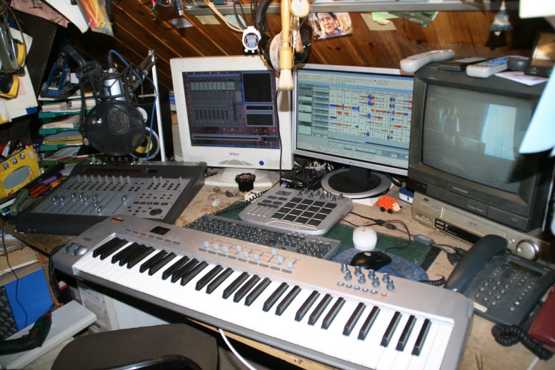 Schnitt- und Mischplatz, Synth, Mastering